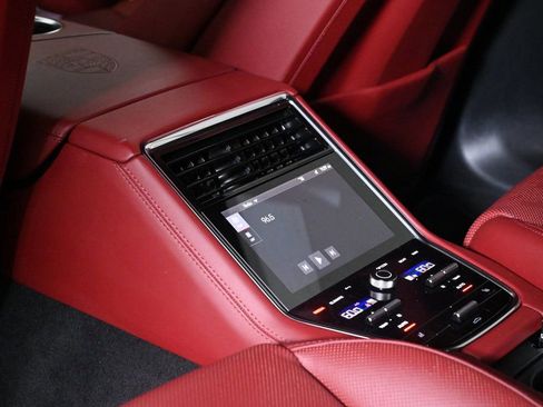 Certified 2022 Porsche Panamera Platinum Edition image 20