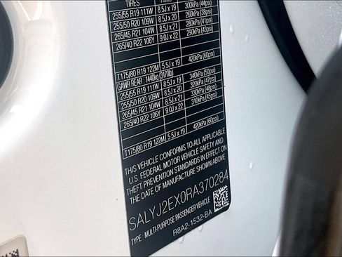 Used 2024 Land Rover Range Rover Velar S AWD/4WD image 44