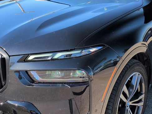 Certified 2024 BMW X7 xDrive40i w/ Executive Package image 6