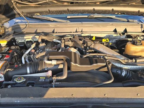 Used 2011 Ford F250 Lariat image 9