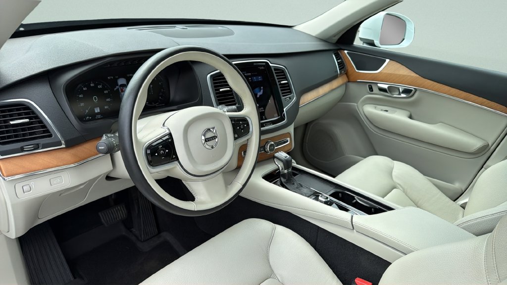 Used 2022 Volvo XC90 T5 Momentum w/ Protection Package Premier FWD image 30