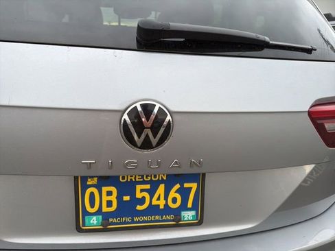 Used 2022 Volkswagen Tiguan SE image 19