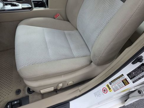 Used 2012 Toyota Camry XLE image 9