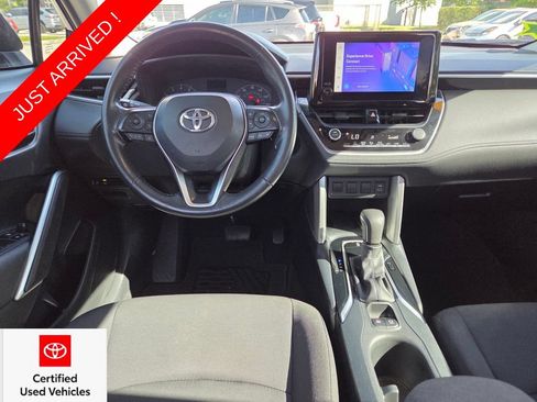Used 2023 Toyota Corolla Cross LE FWD image 7