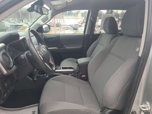 Used 2022 Toyota Tacoma SR5 image 17