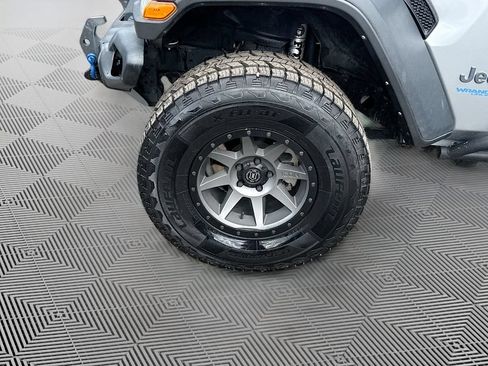 Used 2021 Jeep Wrangler Unlimited Rubicon 4xe w/ Cold Weather Group AWD/4WD image 35