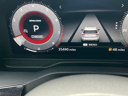 Used 2023 Nissan Pathfinder Platinum FWD image 11