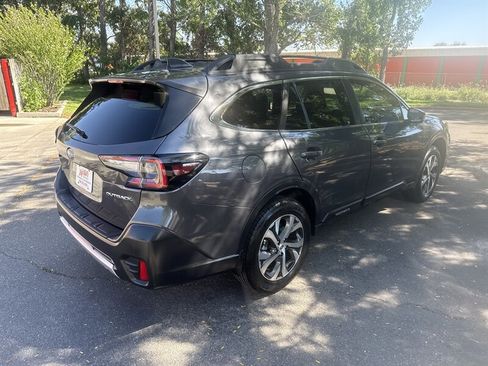 Used 2020 Subaru Outback Limited image 4