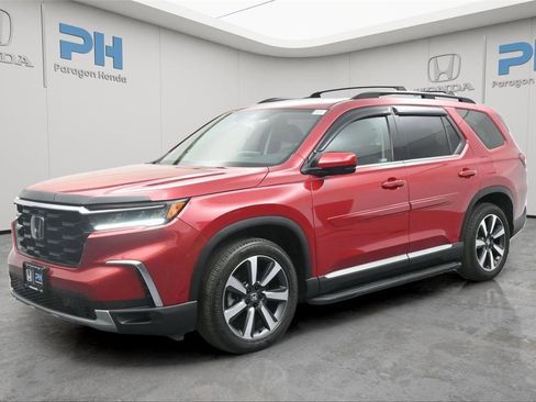 Certified 2024 Honda Pilot Touring image 1