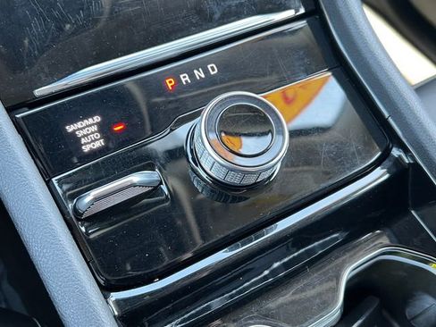 Used 2023 Jeep Grand Cherokee L Limited w/ Black Appearance Package AWD/4WD image 31