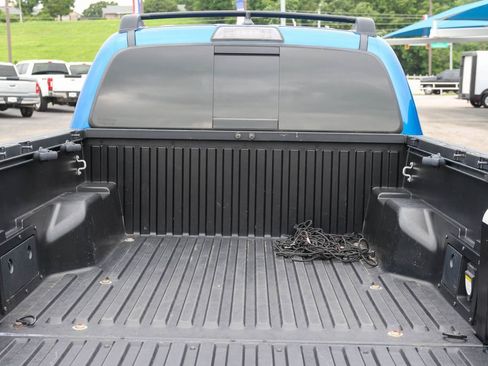 Used 2018 Toyota Tacoma Limited AWD/4WD image 33