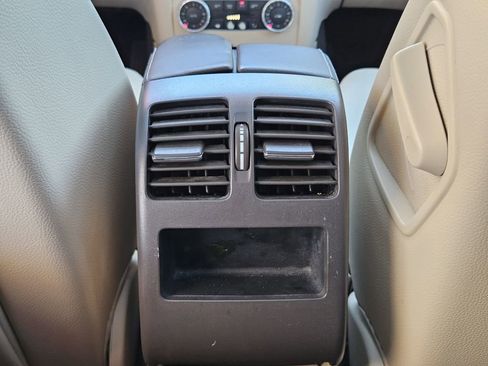 Used 2015 Mercedes-Benz GLK 350 2WD image 29