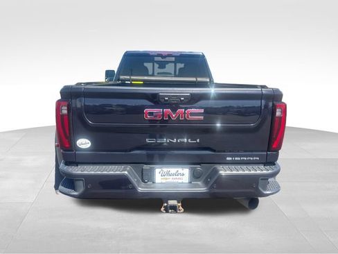 Used 2024 GMC Sierra 3500 Denali w/ Denali Reserve Package AWD/4WD image 3