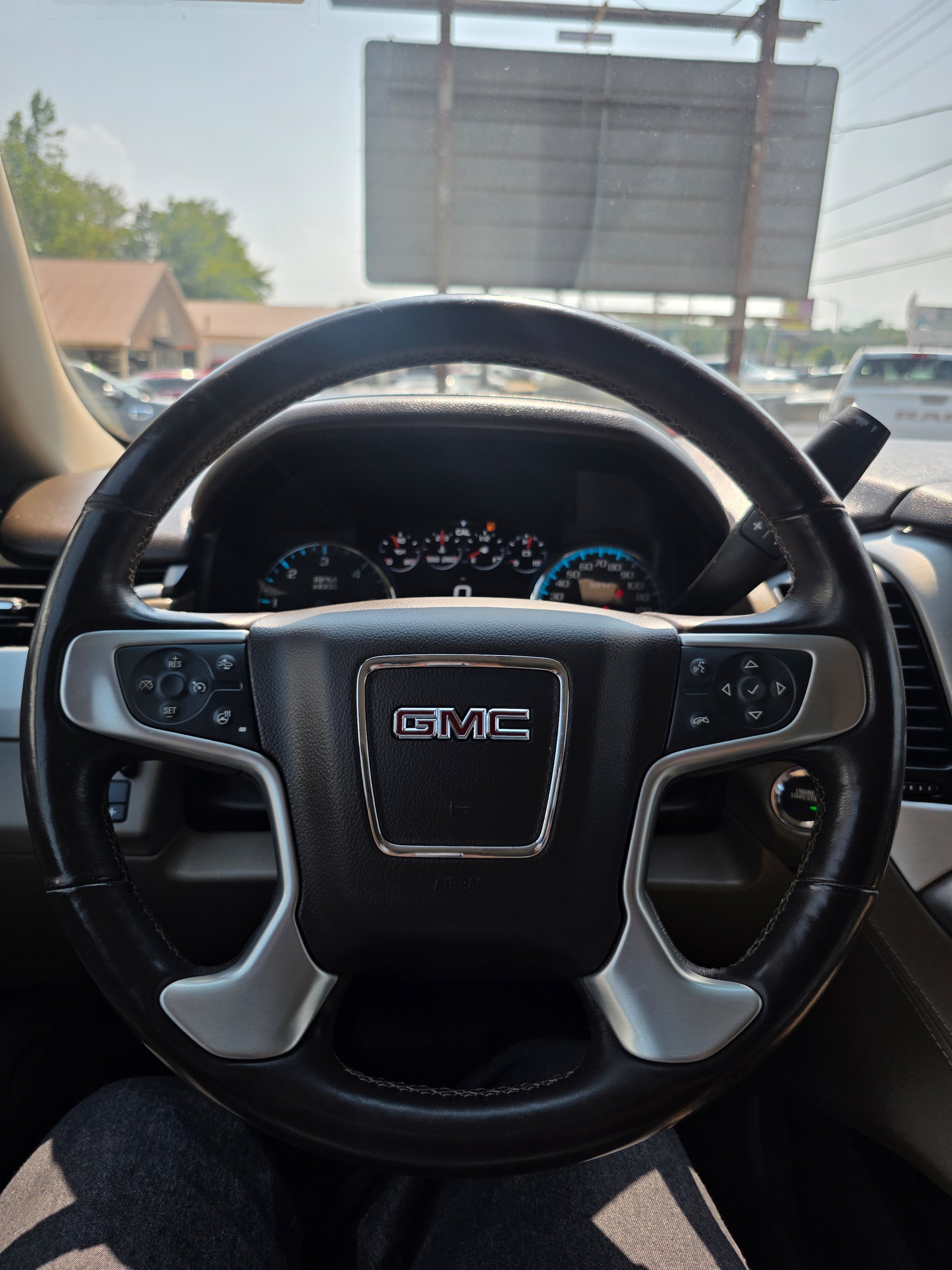 Used 2017 GMC Yukon SLT w/ Open Road Package RWD image 10