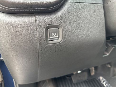 Used 2019 Chevrolet Silverado 1500 LT w/ All-Star Edition image 15