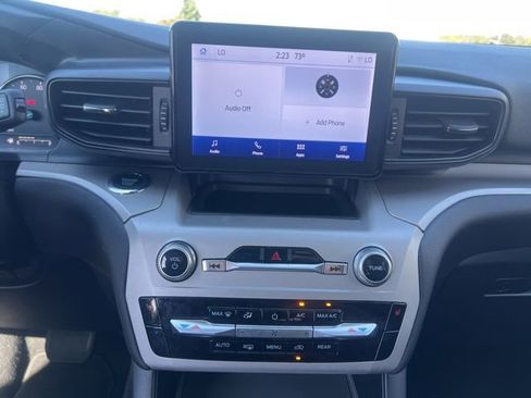 Used 2023 Ford Explorer XLT image 17