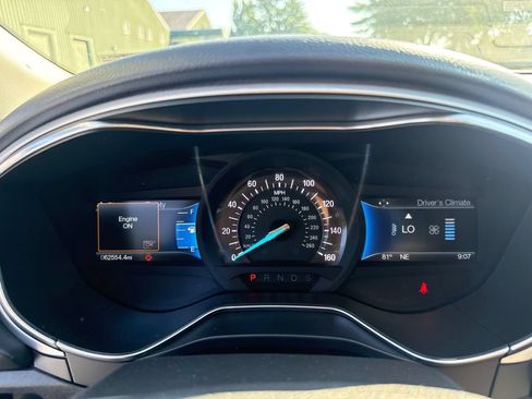 Used 2016 Ford Fusion SE FWD image 19