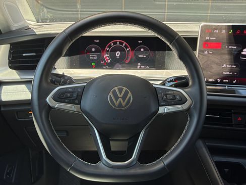 Used 2026 Volkswagen Tiguan SE AWD/4WD image 24