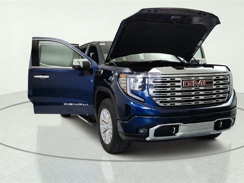 Used 2023 GMC Sierra 1500 Denali AWD/4WD image 9