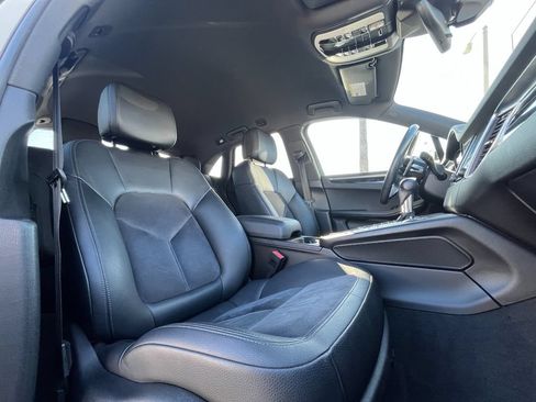 Used 2018 Porsche Macan AWD/4WD image 26