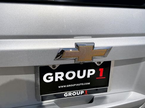 Used 2016 Chevrolet Suburban LS RWD image 10