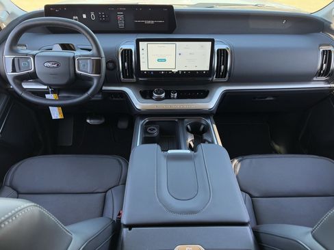 New 2026 Ford Expedition Max Platinum w/ Driver's Package image 11