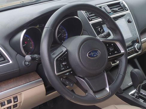 Used 2018 Subaru Outback 2.5i Limited image 18