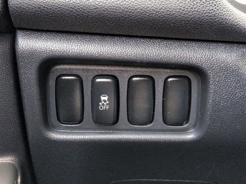 Used 2011 Mitsubishi Outlander Sport ES FWD image 17