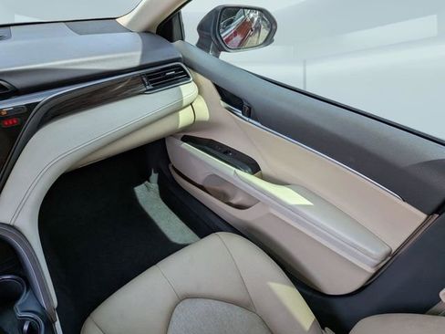 Used 2019 Toyota Camry LE FWD image 16