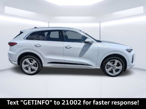 Certified 2025 Audi Q5 Premium Plus w/ Premium Plus AWD/4WD image 2