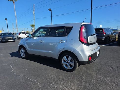 Used 2019 Kia Soul image 11