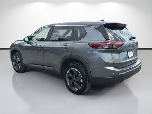Used 2024 Nissan Rogue SV FWD image 5