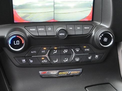 Used 2016 Chevrolet Corvette Z06 w/ 3LZ Preferred Equipment Group RWD image 19