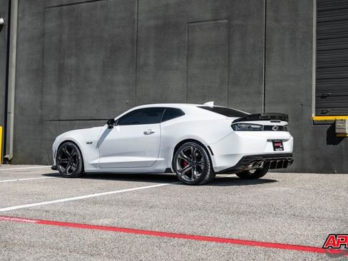 Used 2018 Chevrolet Camaro SS image 45