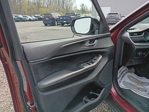 Used 2023 Jeep Grand Cherokee L Laredo image 15