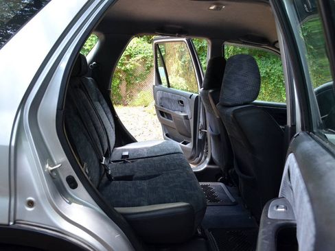 Used 2004 Honda CR-V LX image 8
