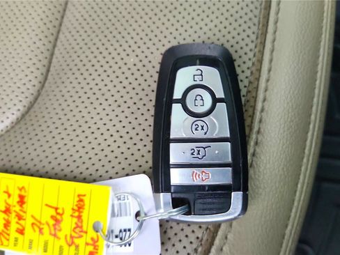 Used 2021 Ford Expedition Limited image 44