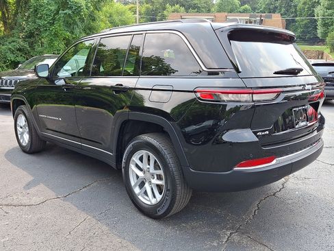 Certified 2024 Jeep Grand Cherokee Laredo X w/ Luxury Tech Group I AWD/4WD image 4