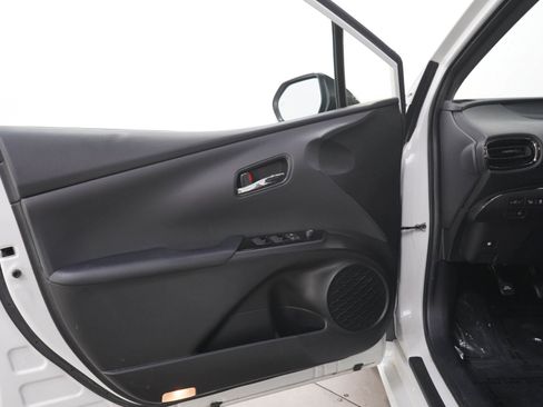 Used 2021 Toyota Prius FWD image 18