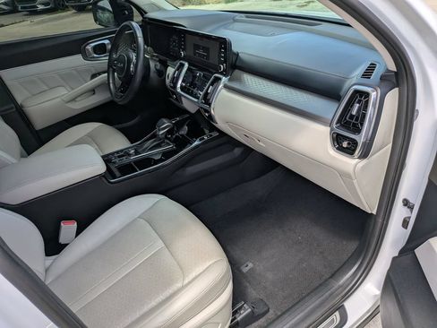 Certified 2023 Kia Sorento SX FWD image 14