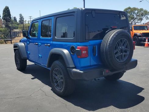 Used 2025 Jeep Wrangler Unlimited Sport AWD/4WD image 5