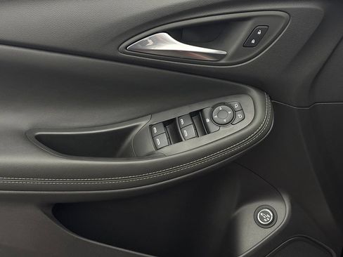 Used 2023 Buick Encore GX Select w/ Sport Touring Package FWD image 16