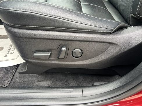Certified 2024 Kia Telluride EX w/ EX Captain's Chair Package FWD image 12