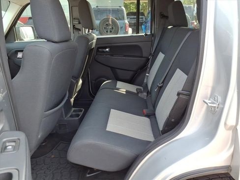 Used 2009 Jeep Liberty Sport w/ Popular Equipment Group image 11