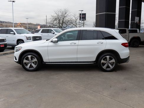 Used 2017 Mercedes-Benz GLC 300 4MATIC image 4