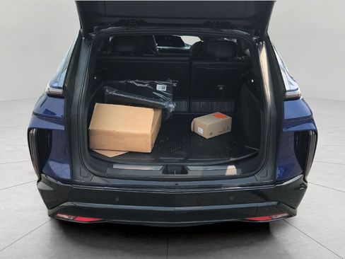 Used 2026 Cadillac Lyriq Sport w/ LPO, Floor Liner Package RWD image 22