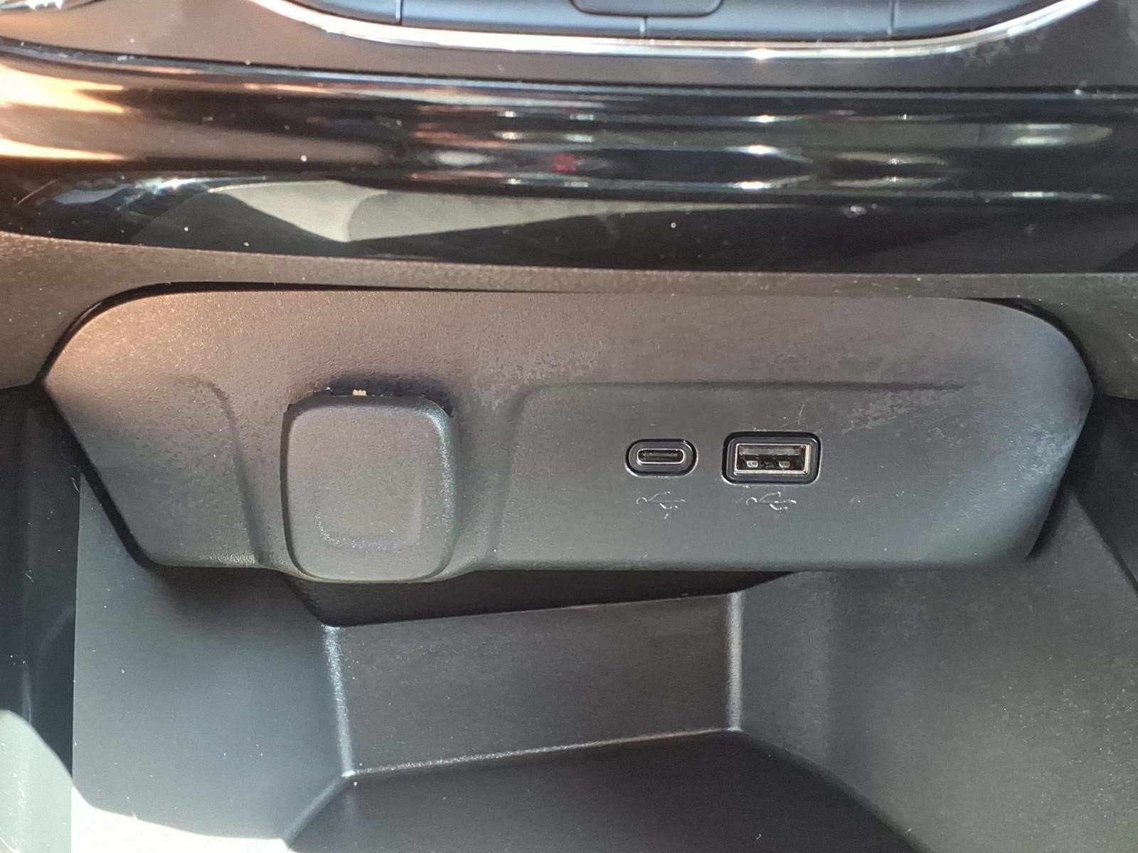 Used 2024 Chevrolet Trax LT w/ LT Convenience Package FWD image 18
