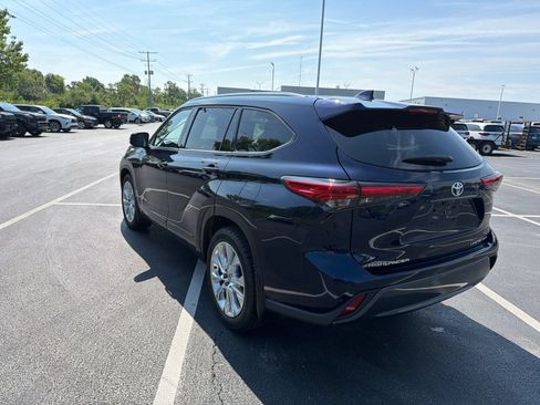 Used 2021 Toyota Highlander Limited AWD/4WD image 5