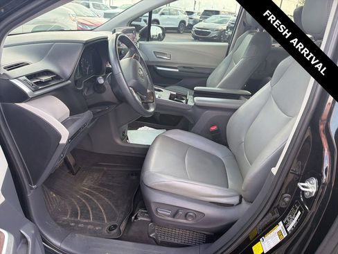 Used 2021 Toyota Sienna XLE FWD image 8