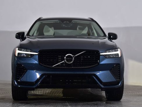 Used 2023 Volvo XC60 T8 Plus w/ Climate Package image 8